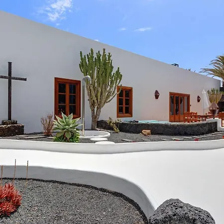 El Cactus Teguise (Lanzarote)